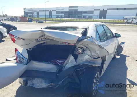 2017 Toyota Corolla Le z USA, uszkodzony, nr VIN 5YFBURHE3HP611496